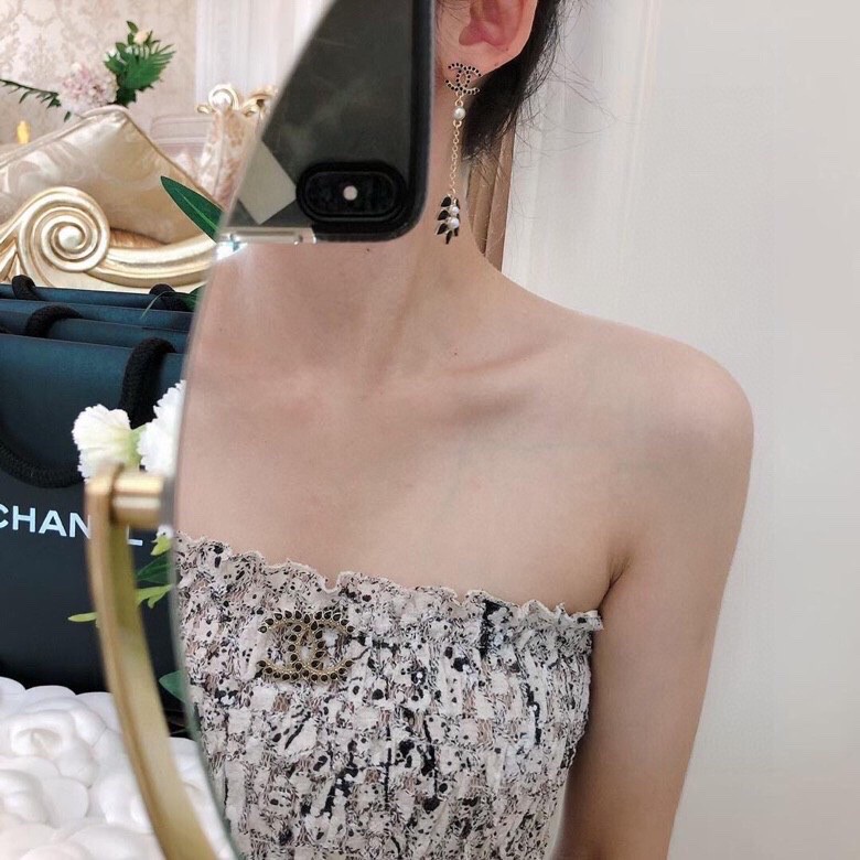 Ch**el earrings